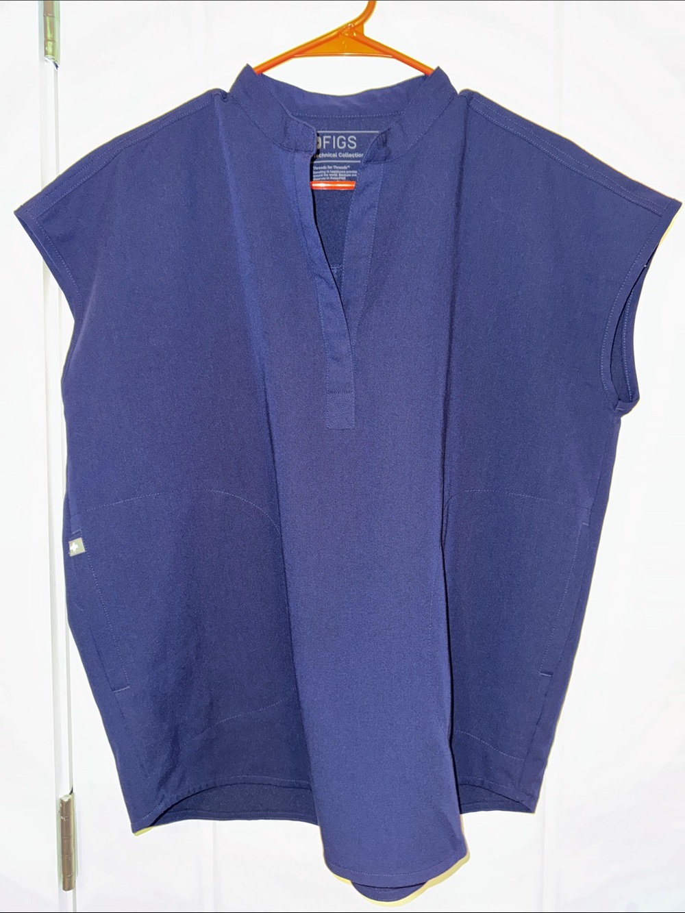 🔺SMALL FIGS RAFAELA OVERSIZED SCRUB TOP NAVY